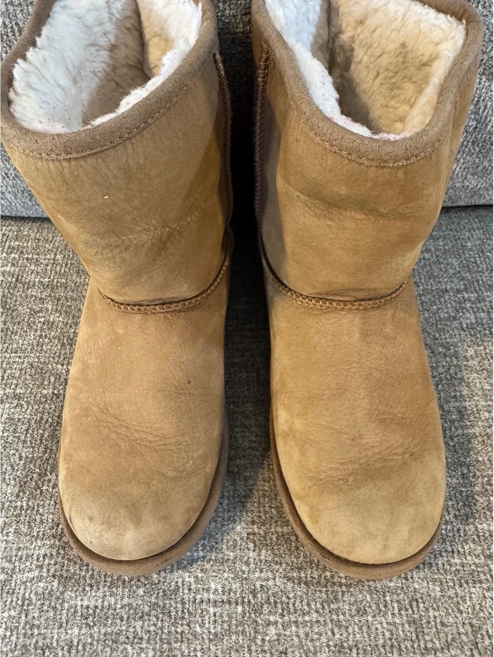 UGG Classic Short II Weatherproof Leather Boots Chestnut Kids 5 Women 7 1019646